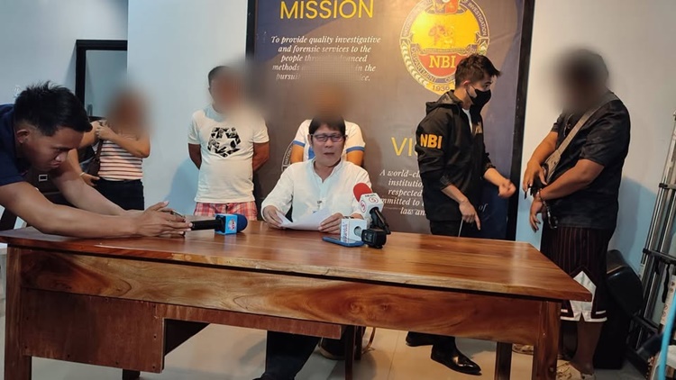 ダバオ市LTO周辺で4人逮捕 不正仲介容疑