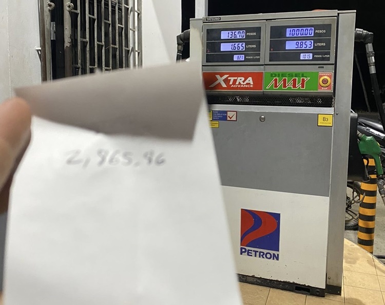 ガソリン給油ミス許すドライバーに称賛