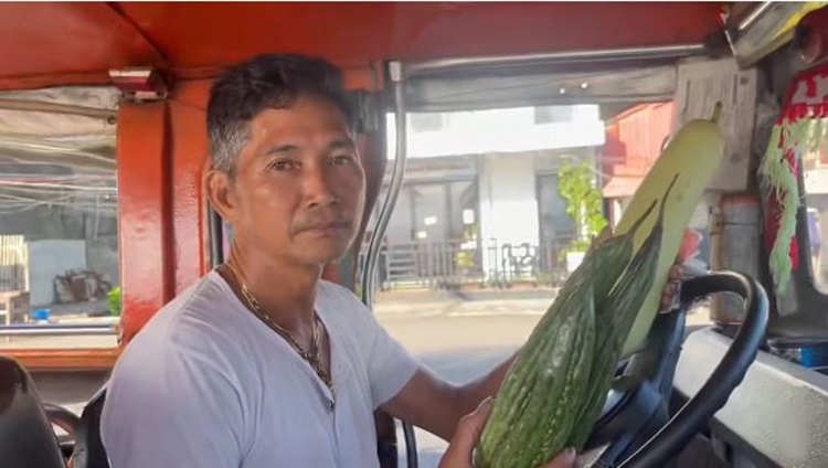 ジープニー運転手、燃料高騰で野菜販売に転身