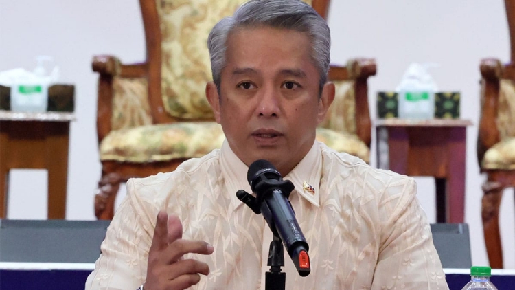 夜間外出禁止令強化　路上の飲酒・騒音取締り