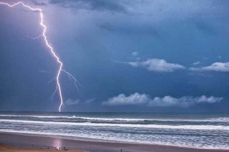 漁師、落雷で命を落とす 悲劇の海