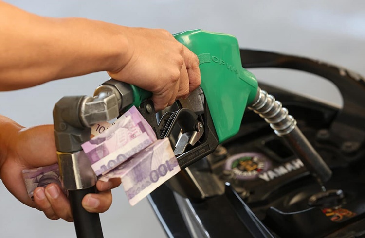 ガソリン価格再び値下げへ 期待高まる