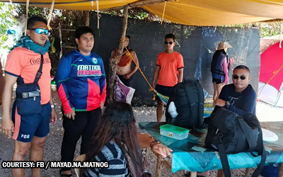 ジュアグ潟でボート転覆、13人の観光客救助