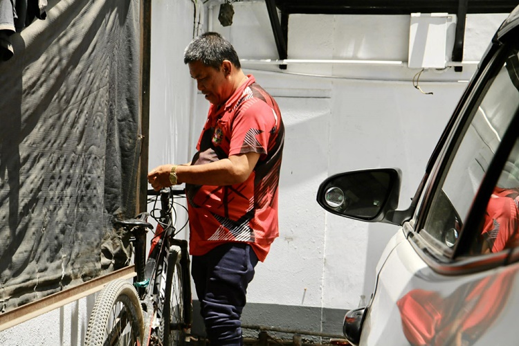 燃料高騰で家族を地方へ送るセブの運転手
