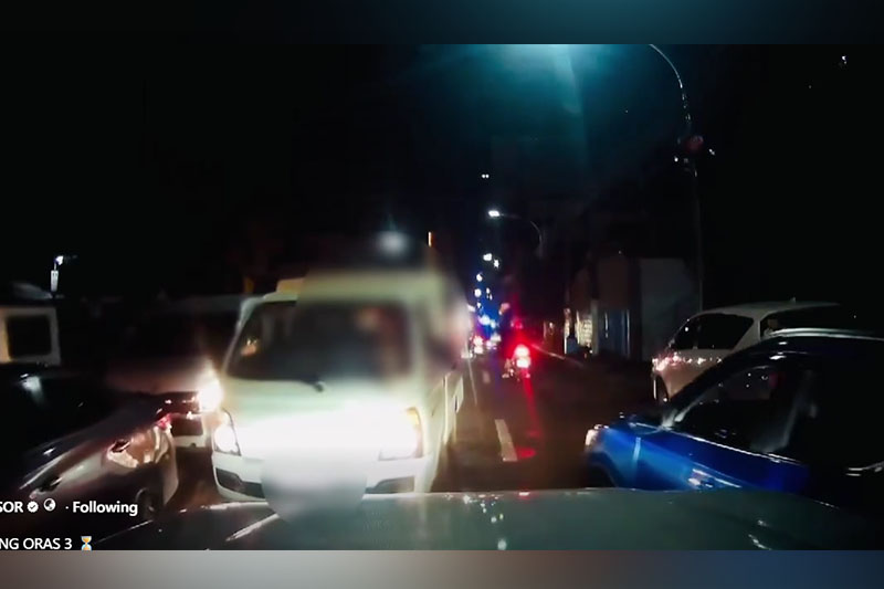 渋滞逆走、ダッシュカムが捉えた一部始終