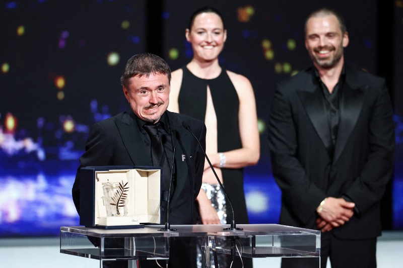 ルーマニアのムンジウ監督、カンヌ最高賞受賞