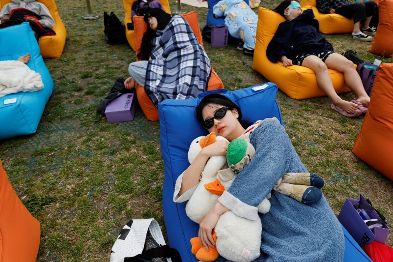 ソウルで昼寝大会開催 眠れぬ韓国に癒しの場