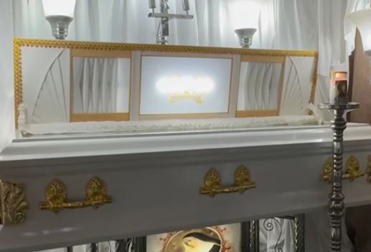 教師射殺事件 カマリネス・スルで悲劇