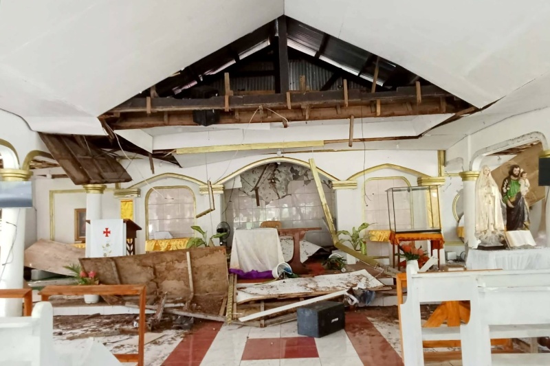 ミンダナオ地震で孤立、礼拝堂崩壊