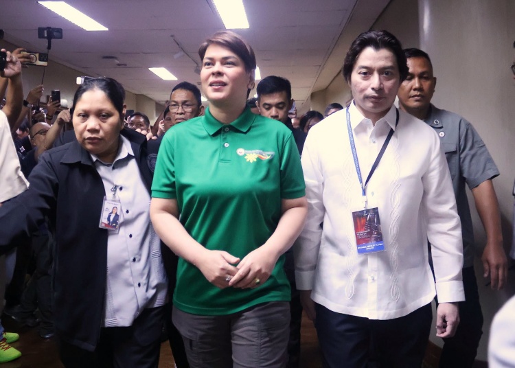 サラ・ドゥテルテ副大統領、法務チームと会合