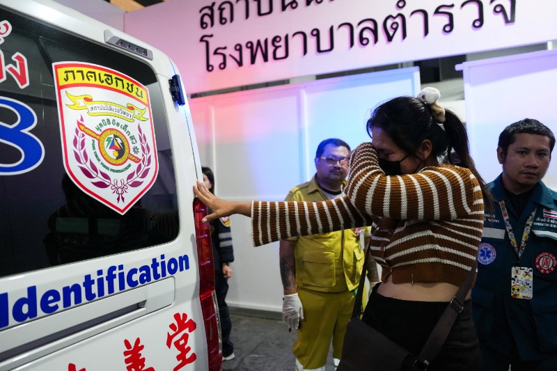 バンコクのバー火災、27人死亡の惨事