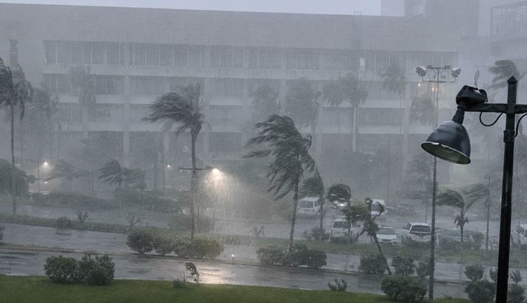 スーパー台風バビ接近 豪雨警戒呼びかけ