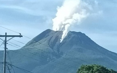 ブルサン火山、噴火の危機高まる