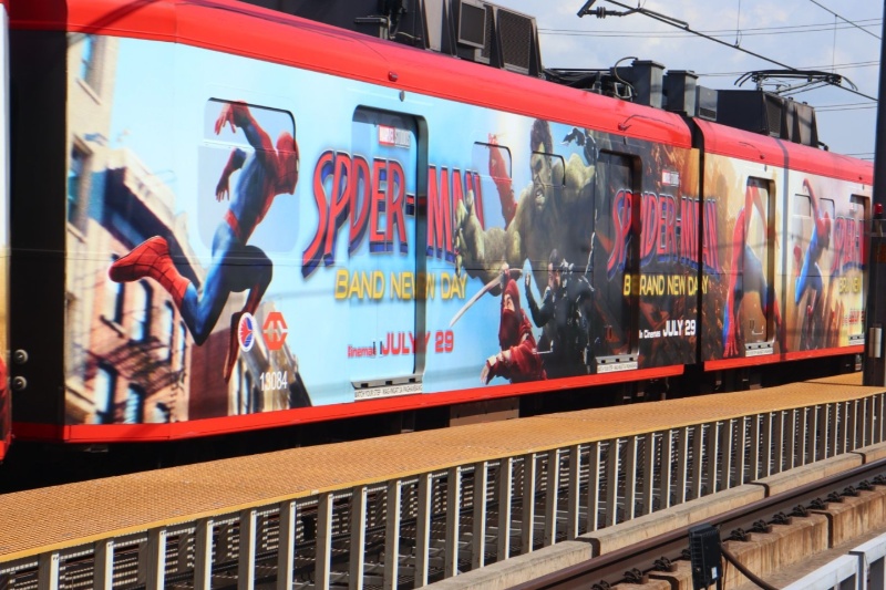 スパイダーマン列車、LRT-1・2を駆け巡る