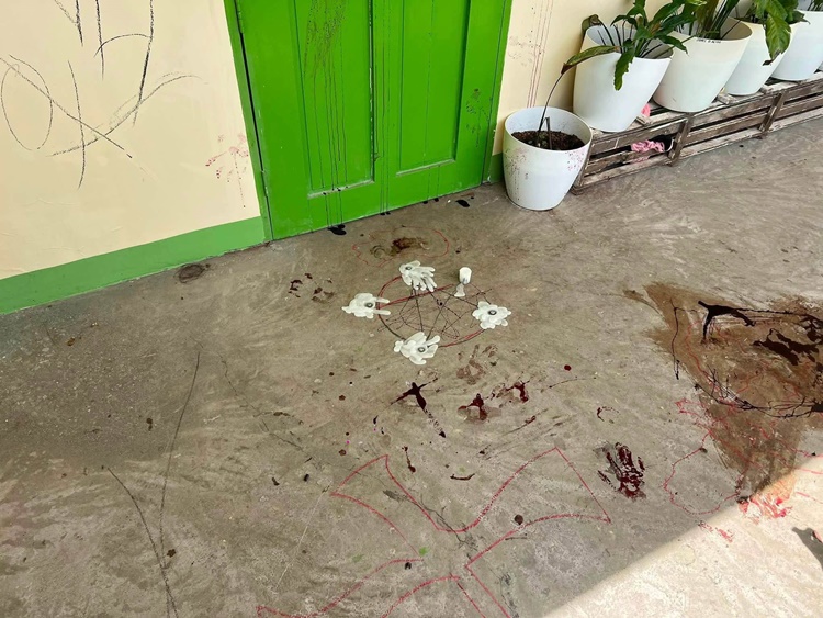 グインバル高校で壁に落書きとろうそく騒動