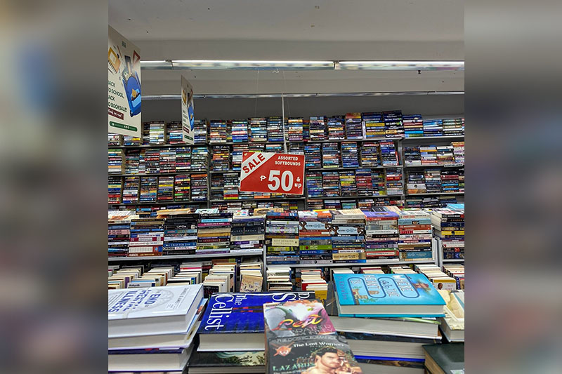 書店チェーン、ネット販売で手軽に購入可能に