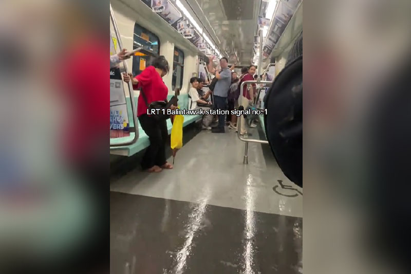LRT-1車両から水漏れ、乗客困惑