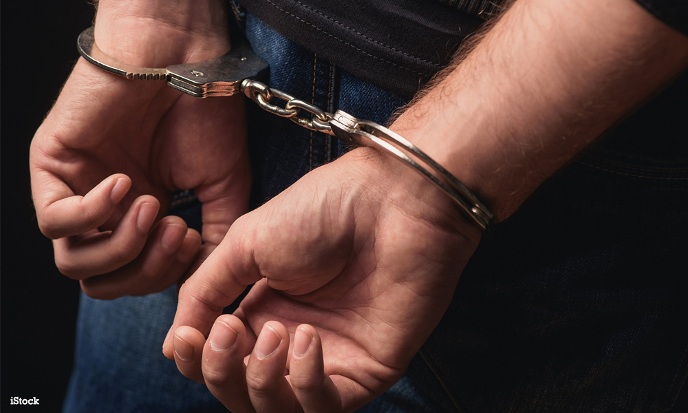 19歳の男逮捕 警官2人殺害関与か