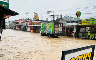 ミンドロ、洪水と地震の二重災害