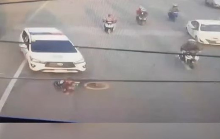 セブで自転車事故、LTO車両が巻き込む