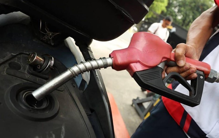 ガソリン大幅値下げ 火曜から開始
