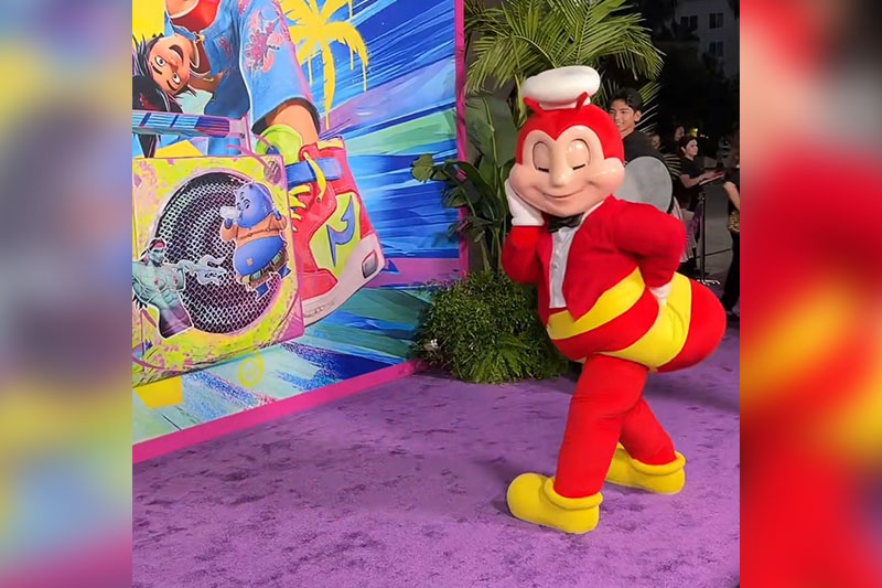 Jollibeeマスコット、LAで話題沸騰