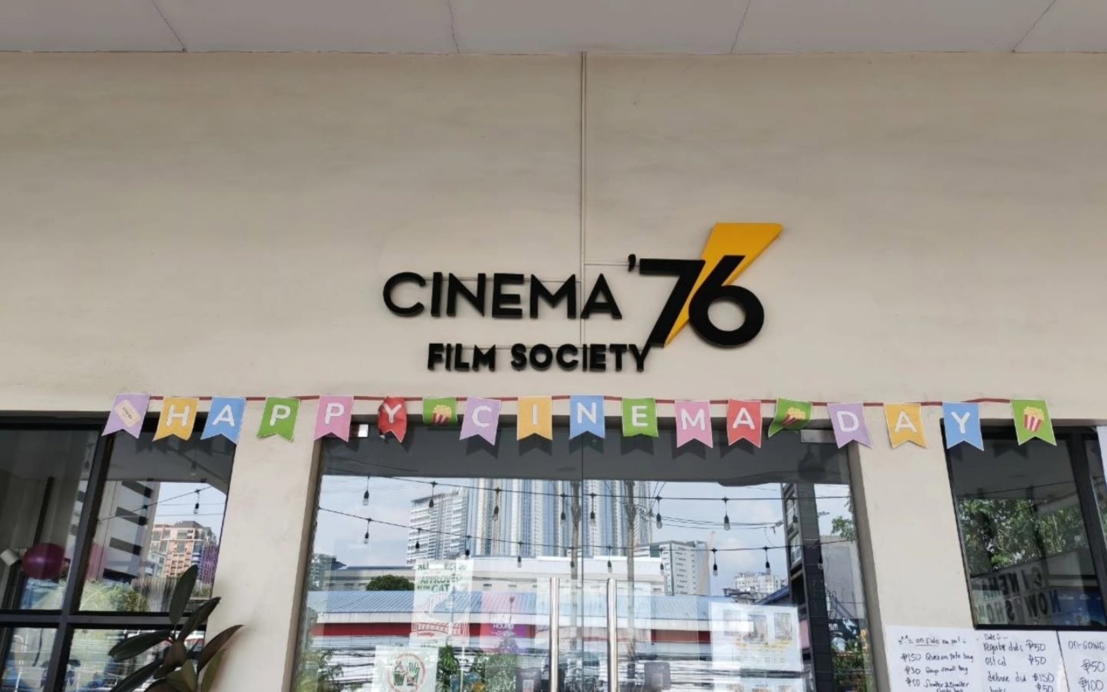 思い出の映画館、シネマ’76来月閉館へ