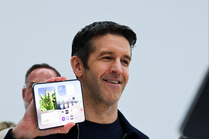 Apple、折りたたみ式iPhone Duoを発表