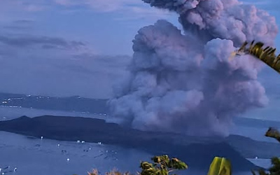 タール火山、24時間で22回の地震発生