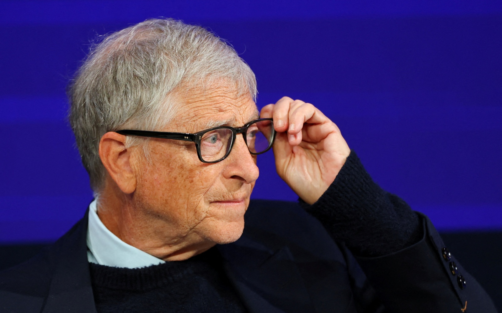ビル・ゲイツ氏、AI規制の遅れを警告