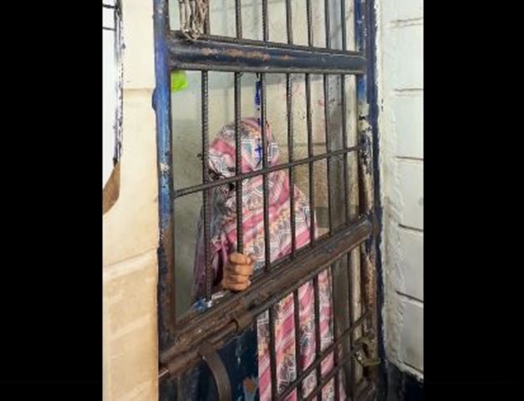 76歳祖母と男性、麻薬取引で現行犯逮捕