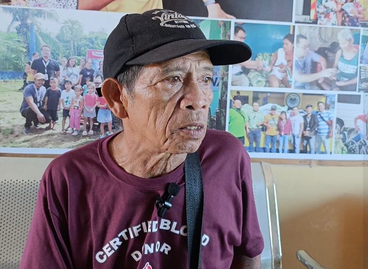 67歳男性、同乗者に盗まれた4千ペソ返還訴え